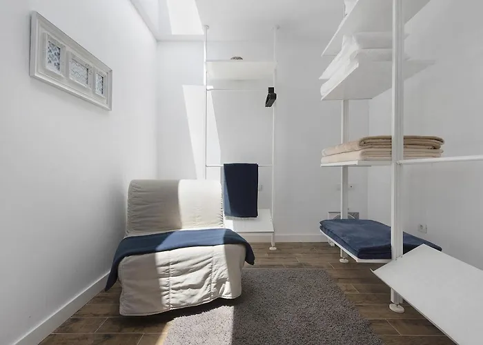 Semesterbostad Bella *