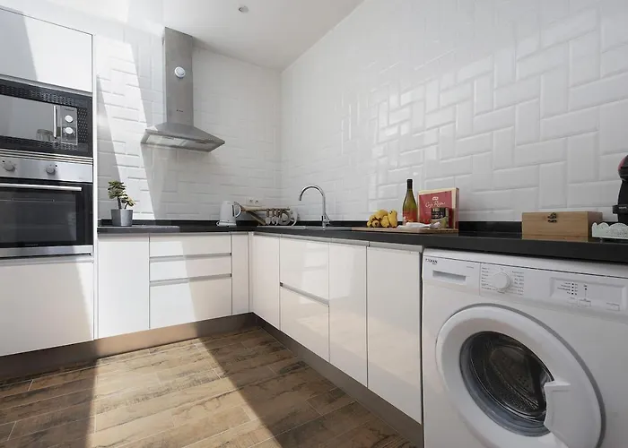 Semesterbostad Bella *